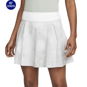 Nike Dri-Fit Golf / Tennis Activewear Skirt with shorts under